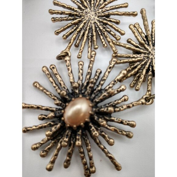 Vintage Gold-Tone Ann Taylor Starburst Medallion Necklace With Faux Pearl Accent - Picture 3 of 6